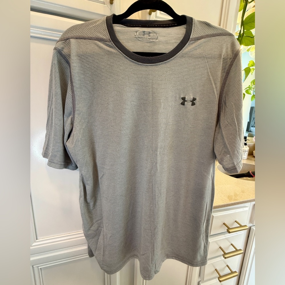 Under Armour Threadborne HeatGear Tee – Gray Striped – Size Large